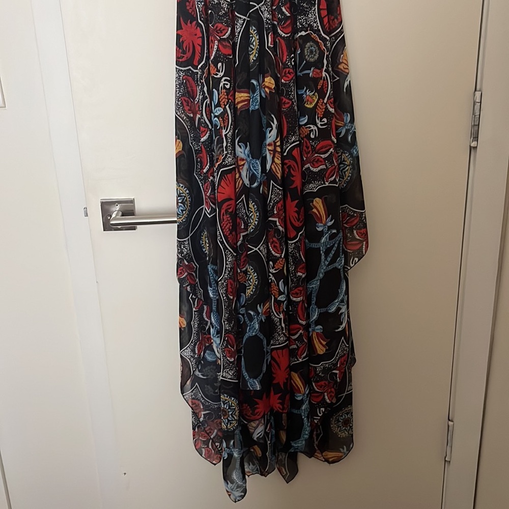 Alice + Olivia Kora Printed Goddess Handkerchief Dress - 12 - Picture 11 of 16